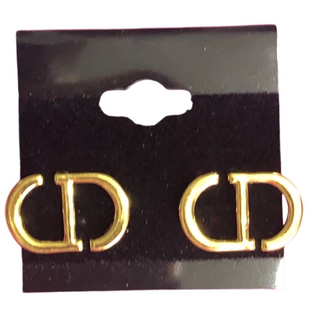 Cute gold 925 stud earrings